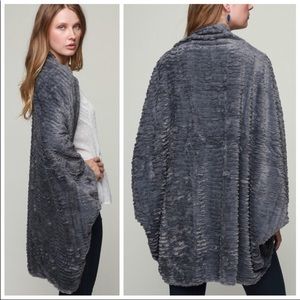 🔵Grab it for next fall🔵Grey Faux Fur Shrug
